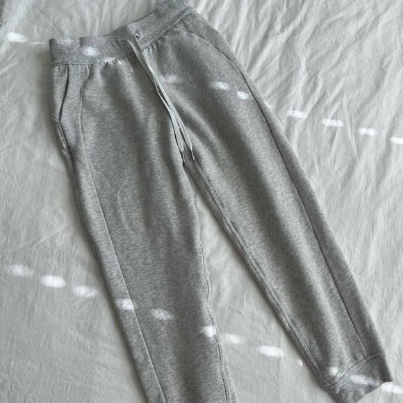 Lululemon joggers - Picture 3 of 10